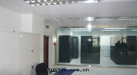 總(zǒng)後(hòu)勤部(bù)网(wǎng)絡機(jī)房(fáng)降噪工程